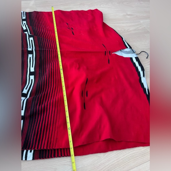 Traditional Mexican Wool poncho - Picture 4 of 6